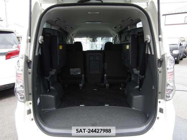 Toyota VOXY 2007-01 385429-11