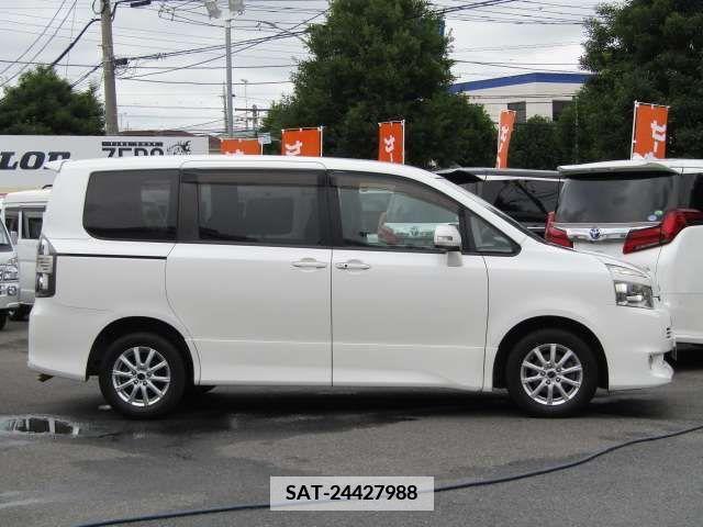 Toyota VOXY 2007-01 385429-9