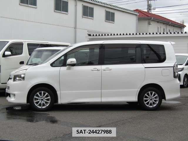 Toyota VOXY 2007-01 385429-8
