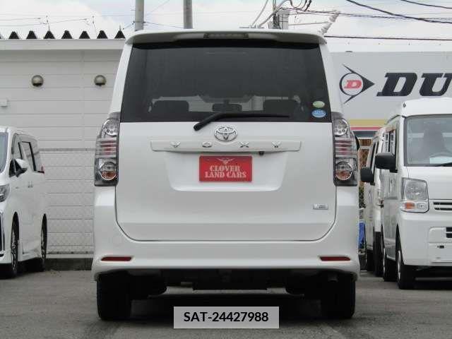 Toyota VOXY 2007-01 385429-7