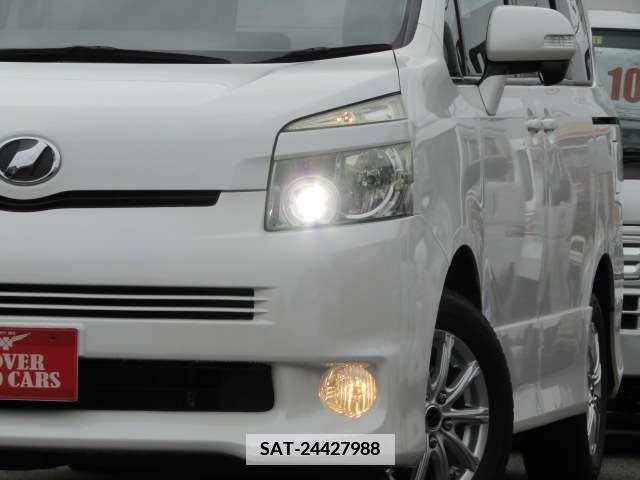 Toyota VOXY 2007-01 385429-16