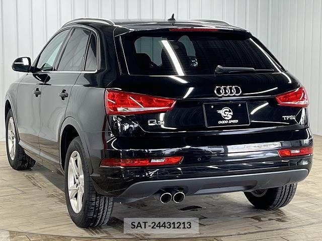 Audi Q3 2015-07 262581-15