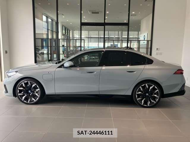 Bmw i5 2023-10 295135-1
