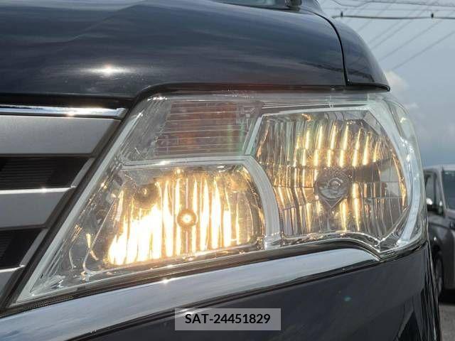 Nissan SERENA 2011-08 284298-12