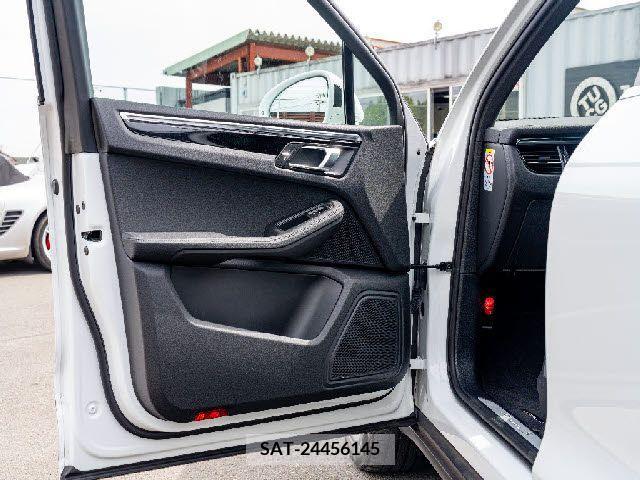 Porsche MACAN 2021-04 281587-20