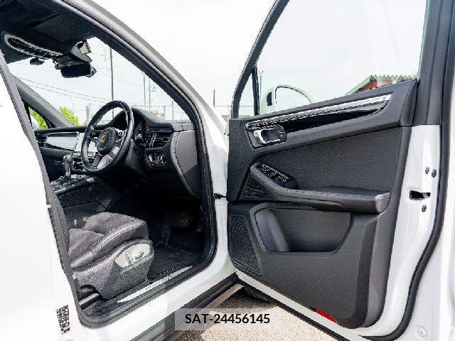 Porsche MACAN 2021-04 281587-24