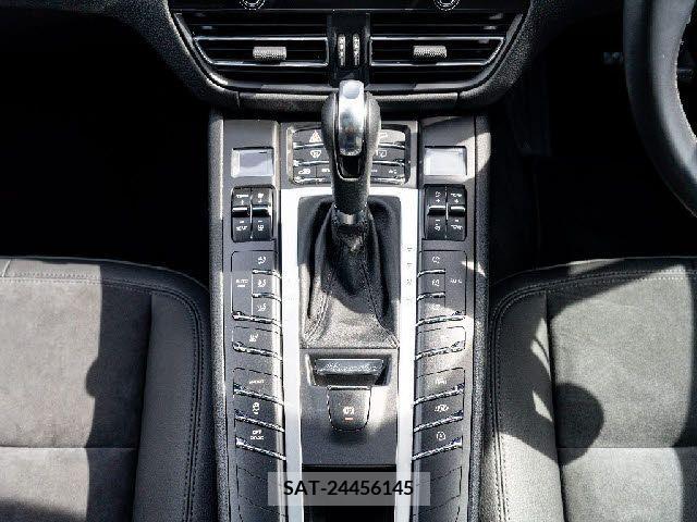 Porsche MACAN 2021-04 281587-11