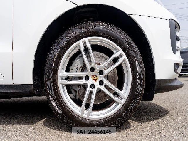 Porsche MACAN 2021-04 281587-7