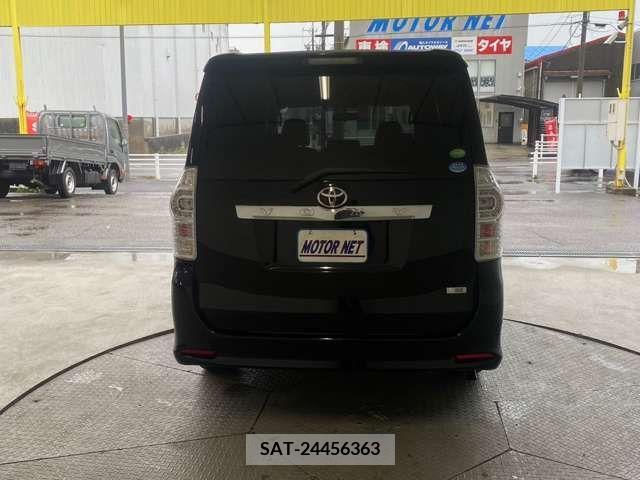 Toyota VOXY 2013-03 254595-11