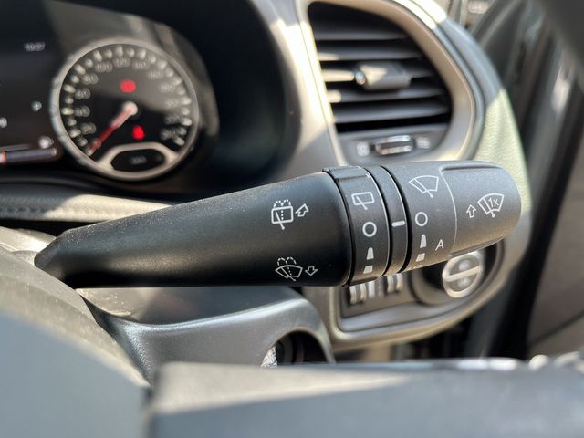 Jeep RENEGADE 2018-02 14058-14