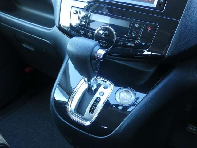 Nissan SERENA 2012-01 195024-5