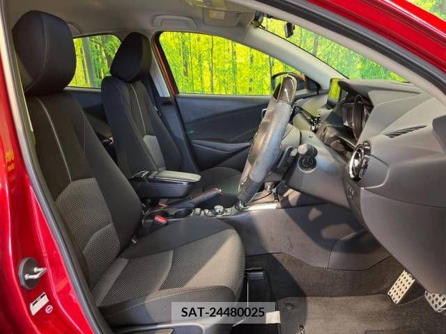 Mazda DEMIO 2017-02 301959-8