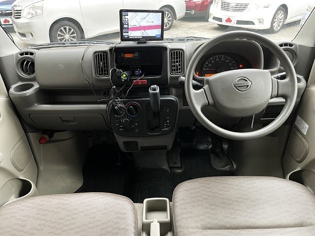 Nissan CLIPPER 2017-10 194830-1