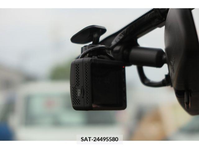Nissan NOTE 2016-06 279887-12
