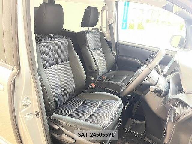 Toyota VOXY 2014-10 326467-7