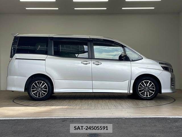 Toyota VOXY 2014-10 326467-14