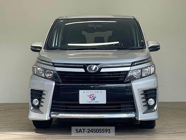Toyota VOXY 2014-10 326467-11