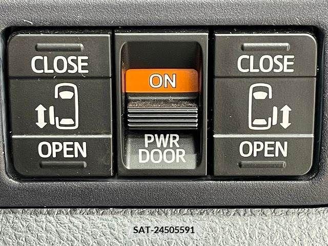 Toyota VOXY 2014-10 326467-3