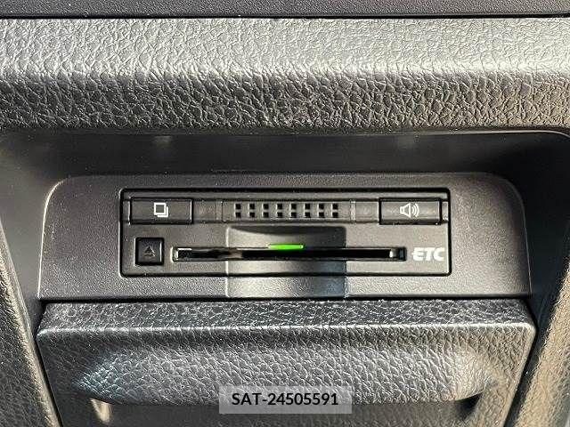 Toyota VOXY 2014-10 326467-6