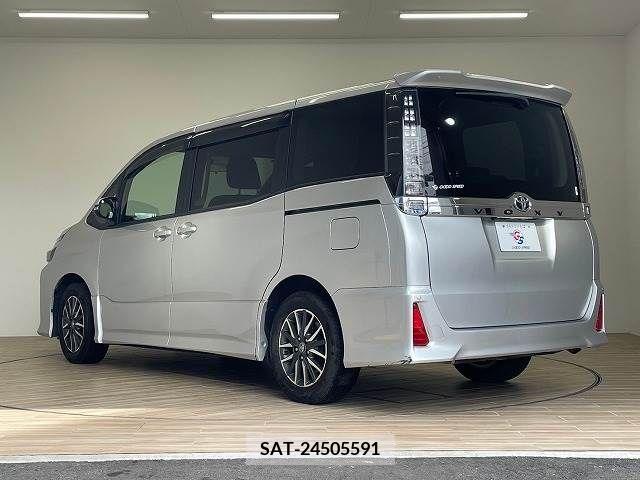Toyota VOXY 2014-10 326467-16