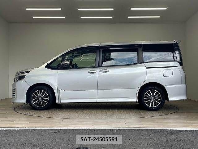 Toyota VOXY 2014-10 326467-13