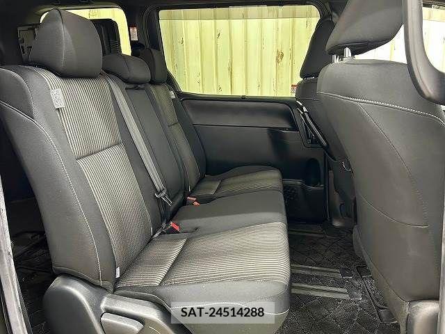 Toyota VOXY 2019-07 332250-9