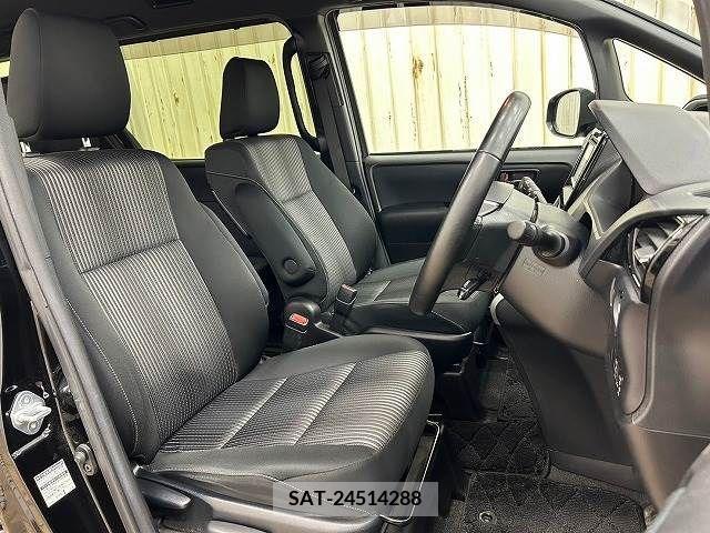 Toyota VOXY 2019-07 332250-8