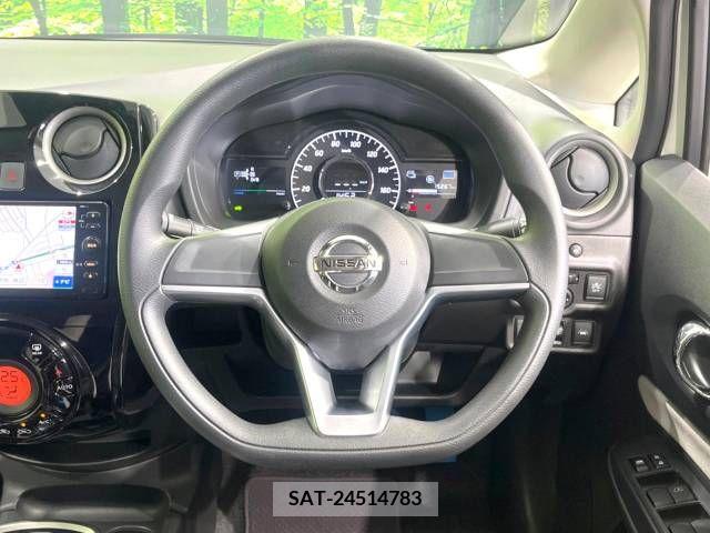 Nissan NOTE 2018-04 279833-11