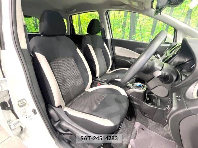 Nissan NOTE 2018-04 279833-8