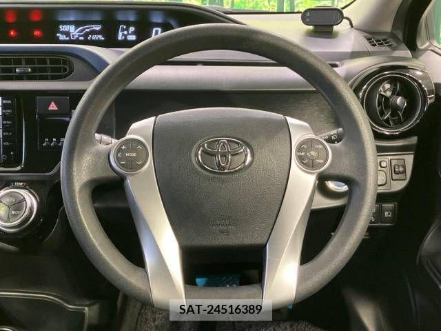 Toyota AQUA 2015-12 238743-11