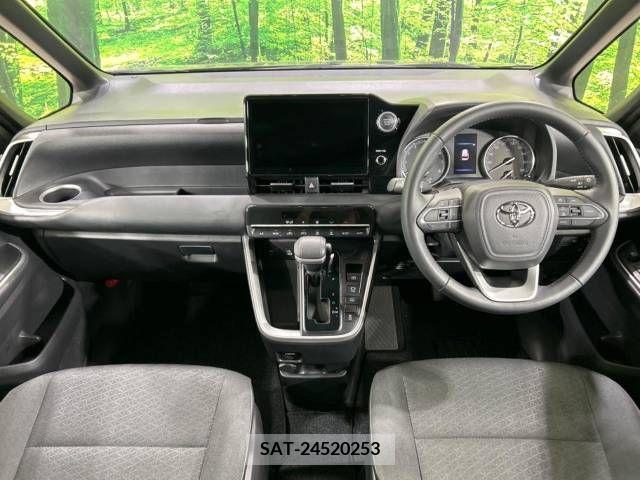 Toyota VOXY 2023-03 224306-1