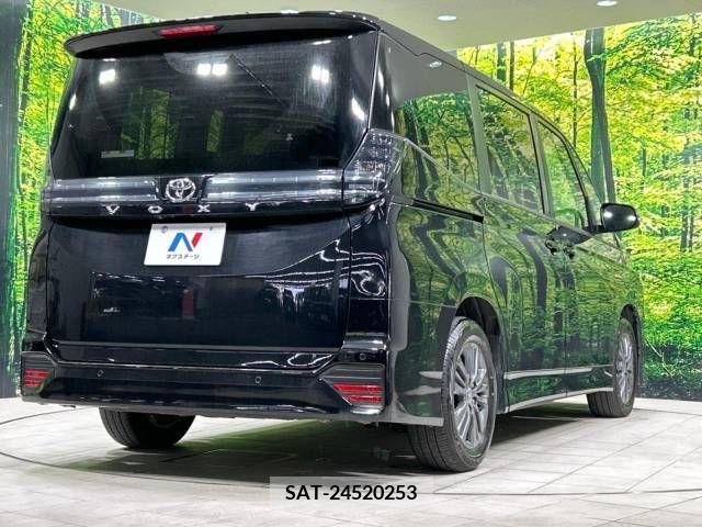 Toyota VOXY 2023-03 224306-17
