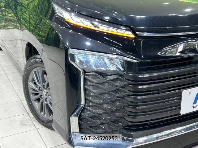 Toyota VOXY 2023-03 224306-12