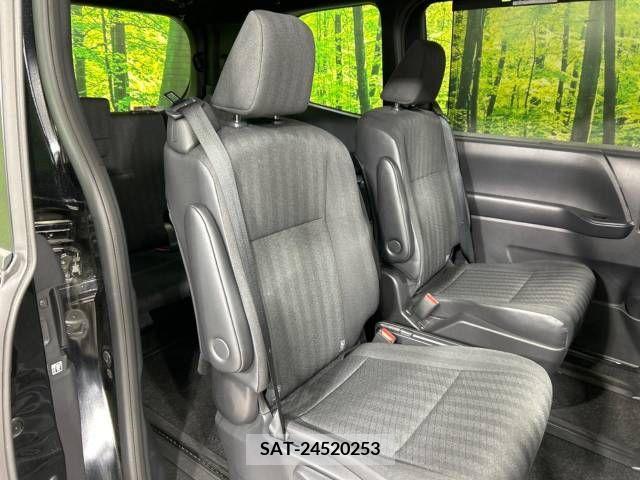 Toyota VOXY 2023-03 224306-8