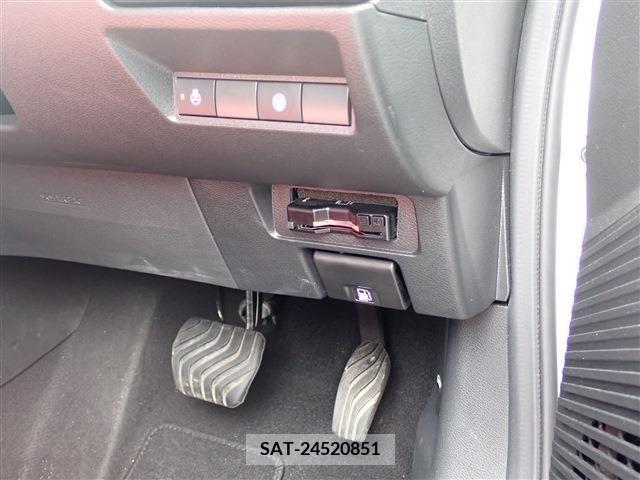 Nissan NOTE 2022-10 382708-12