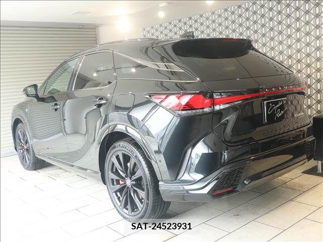 Lexus RX 2023-10 334460-1
