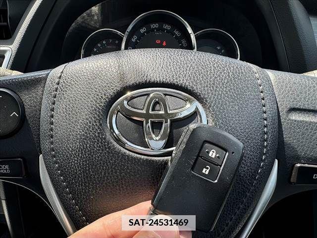 Toyota AURIS 2013-08 341559-22