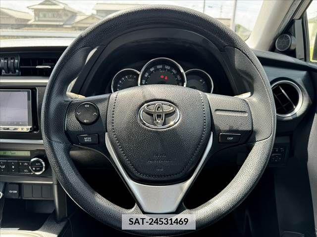Toyota AURIS 2013-08 341559-21