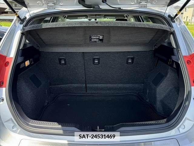 Toyota AURIS 2013-08 341559-19