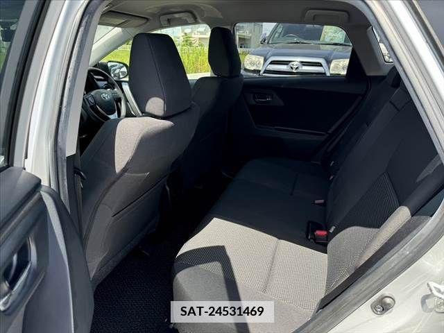 Toyota AURIS 2013-08 341559-18