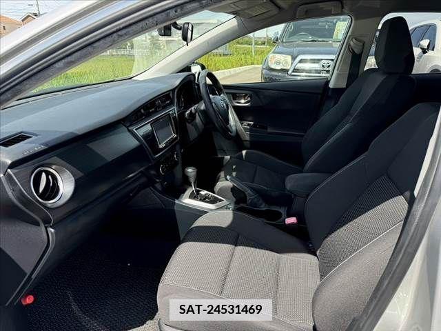 Toyota AURIS 2013-08 341559-16