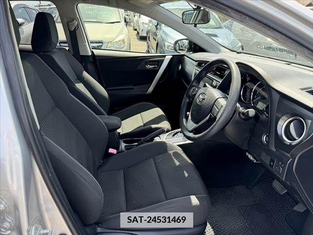 Toyota AURIS 2013-08 341559-15