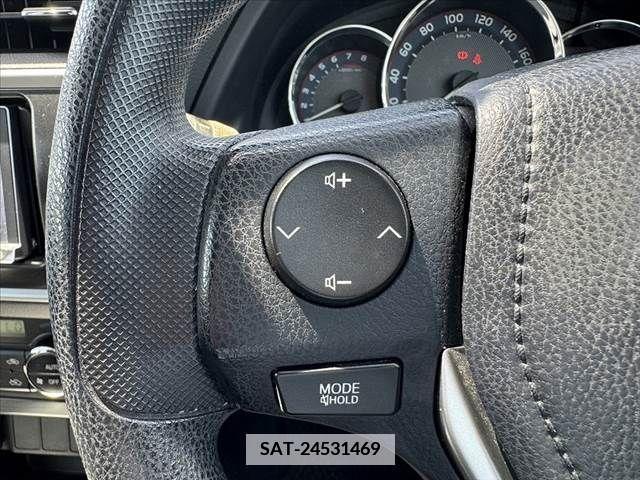Toyota AURIS 2013-08 341559-6