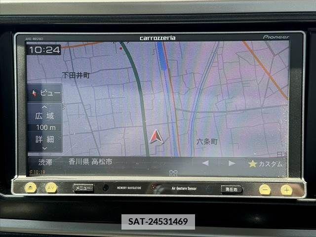 Toyota AURIS 2013-08 341559-4