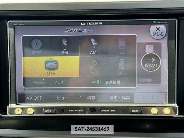 Toyota AURIS 2013-08 341559-5