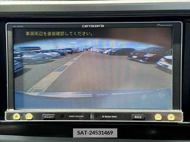 Toyota AURIS 2013-08 341559-3