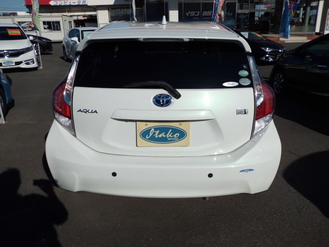 Toyota AQUA 2016-11 23407-4