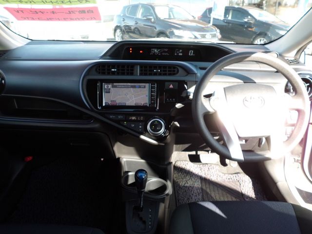 Toyota AQUA 2016-11 23407-8