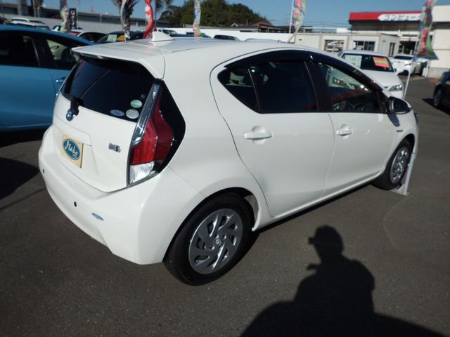 Toyota AQUA 2016-11 23407-3