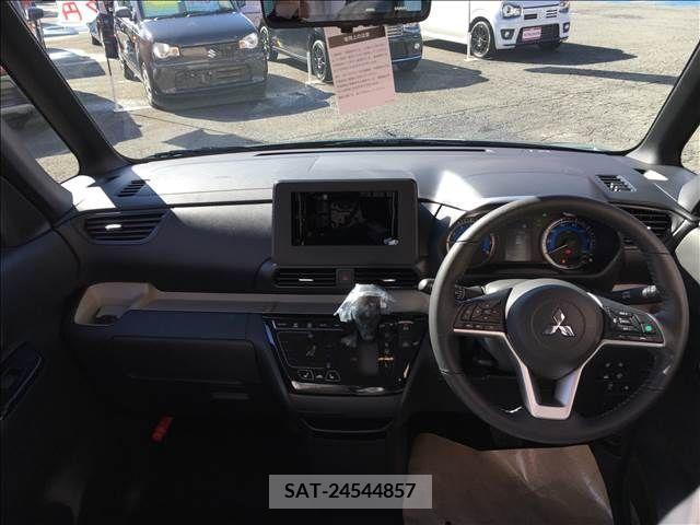 Mitsubishi DELICA MINI 2023-09 229952-1